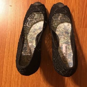 Delicious Women’s Lacy Peep Toe Pumps